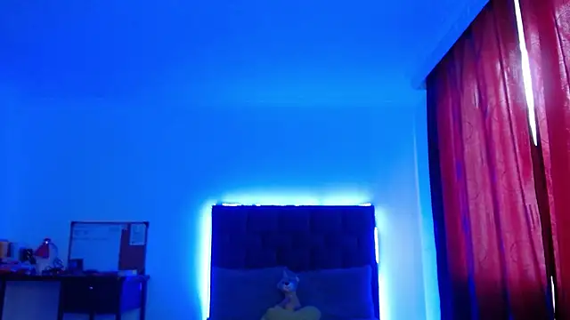 Snapshot of VALERY_MEER chatting on 04-17-26, 12:08 VALERY MEER online show from 04-17-26, 12:08