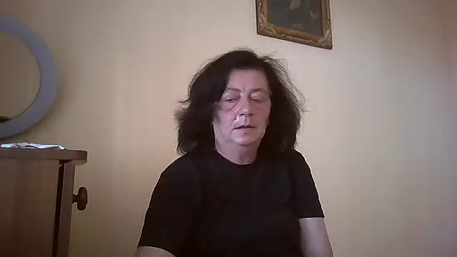 GypsiQueen2 online show from 06-19-26, 04:33