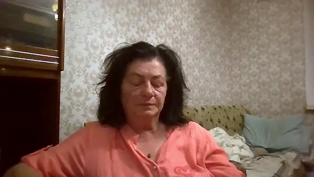 GypsiQueen2 online show from 06-27-26, 12:37