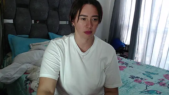 sara hott 1 online show from 02-26-26, 08:19