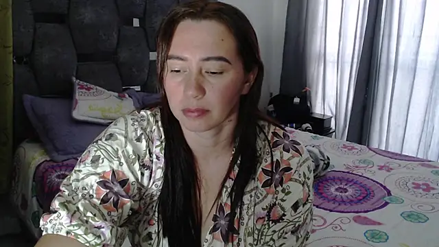Snapshot of sara_hott_1 chatting on 04-18-26, 07:58 sara hott 1 online show from 04-18-26, 07:58