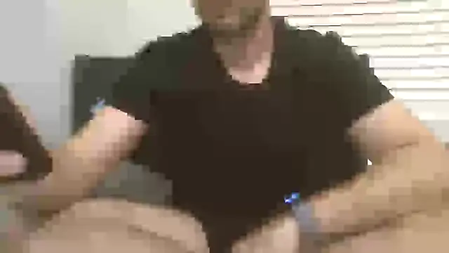 Snapshot of Hotboyo01 chatting on 02-19-25, 01:40 Hotboyo01 online show from 02-19-25, 01:40