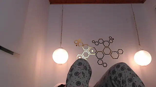 adriscute online show from 02-03-25, 06:45