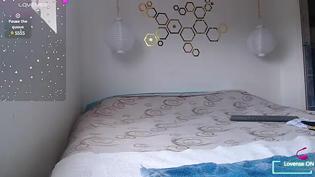 adriscute online show from 02-10-25, 08:53