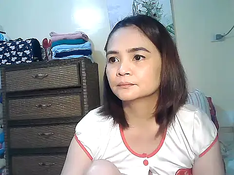 Kisses-13 online show from 04-19-26, 01:54