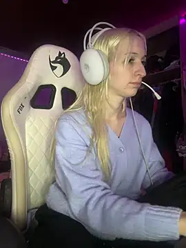 bunnydark00 online show from 07-10-26, 12:04