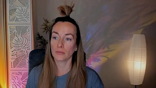 RebeccaMartinez online show from 02-04-26, 05:57