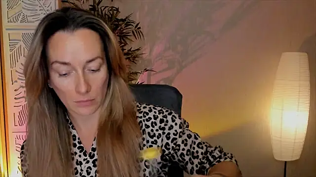 RebeccaMartinez online show from 02-07-26, 06:50