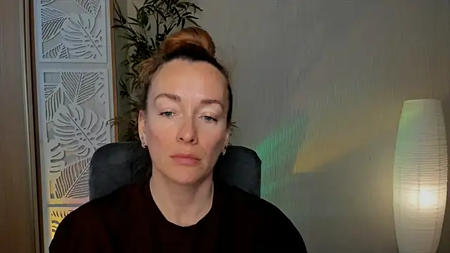 RebeccaMartinez online show from 05-04-26, 06:20