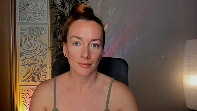Snapshot of RebeccaMartinez chatting on 06-12-26, 05:28 RebeccaMartinez online show from 06-12-26, 05:28