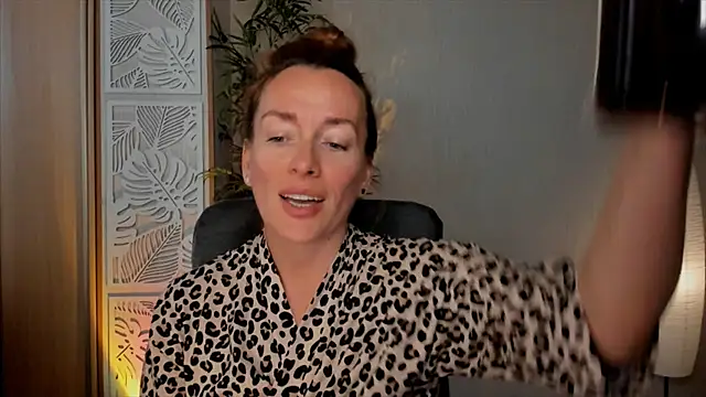 Snapshot of RebeccaMartinez chatting on 06-30-26, 10:05 RebeccaMartinez online show from 06-30-26, 10:05