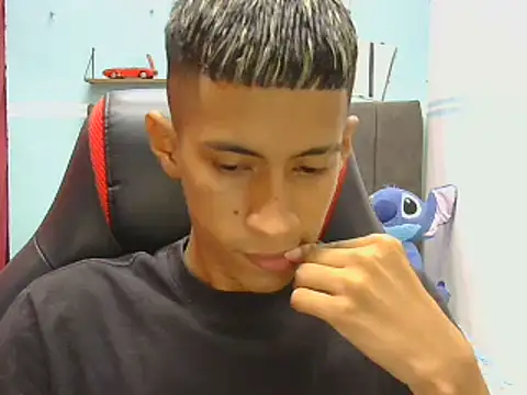 Angelstripboy online show from 08-06-26, 11:39