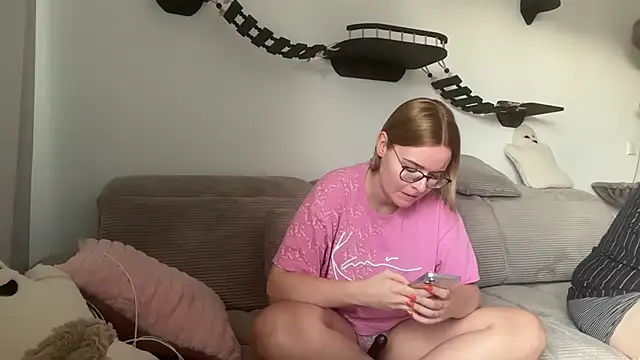 LucyFoxLulu online show from 07-13-26, 02:09