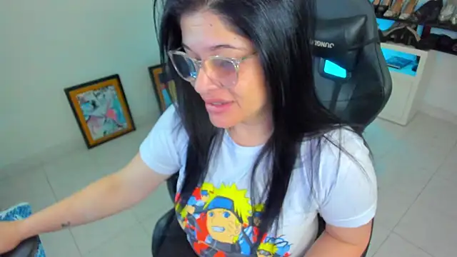 BellaFlaming online show from 04-06-26, 10:49