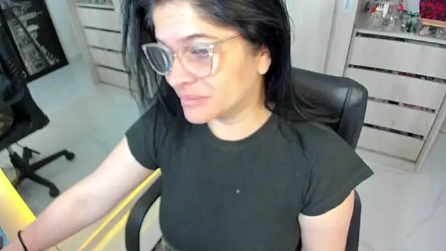 BellaFlaming online show from 05-29-26, 10:57
