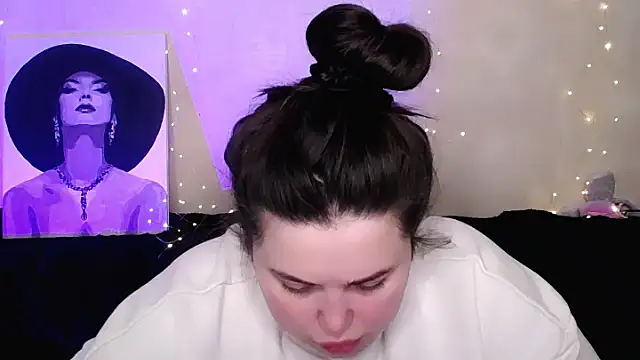 Emily Mo online show from 02-25-26, 07:07