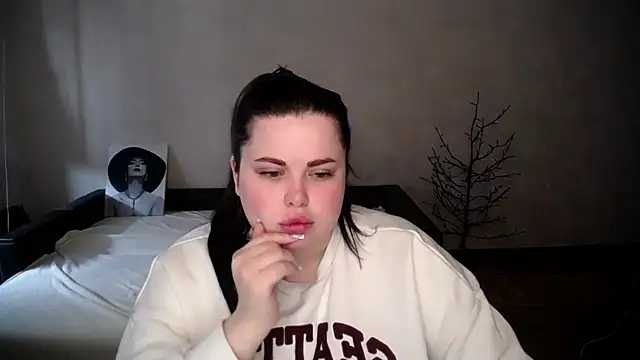 Emily Mo online show from 04-04-26, 05:49