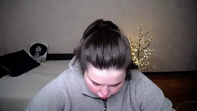 Emily Mo online show from 04-10-26, 06:29