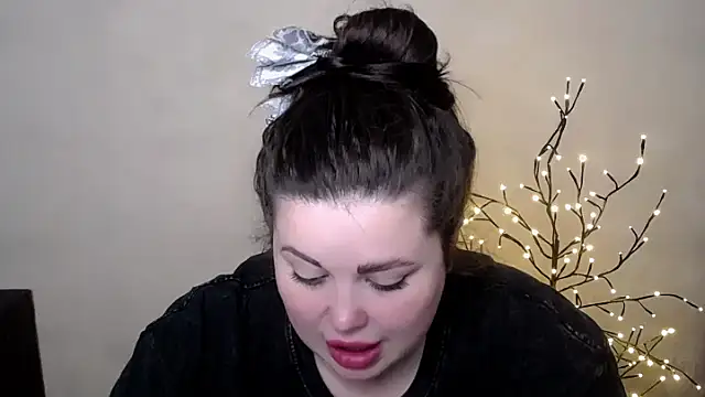Emily Mo online show from 05-19-26, 05:14