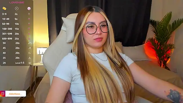 dakottaa  online show from 07-07-26, 12:13
