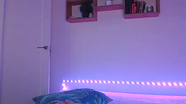 Karolina love  online show from 04-08-26, 12:43