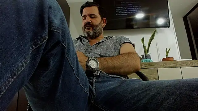 Maxi TheBigDaddy online show from 03-18-26, 01:36