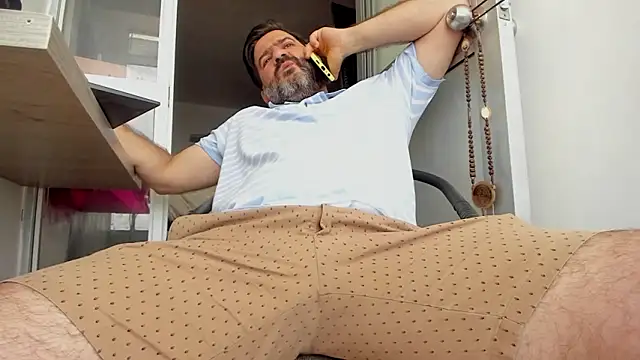 Maxi TheBigDaddy online show from 03-21-26, 04:32