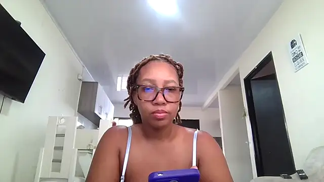 Snapshot of megan-hotxx chatting on 03-26-26, 01:28 megan-hotxx online show from 03-26-26, 01:28