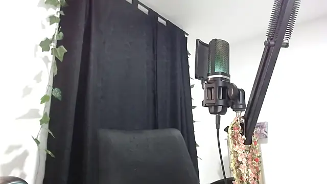 Snapshot of shy_katy_ chatting on 03-06-26, 06:21 shy katy online show from 03-06-26, 06:21