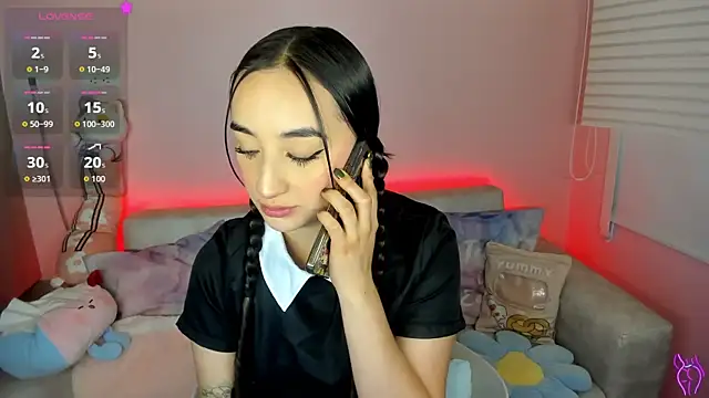 tinysara online show from 03-06-26, 04:25