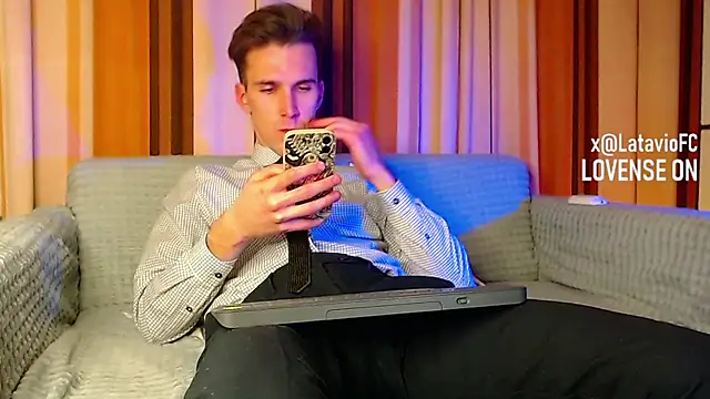 Midnighter  online show from 11-14-25, 03:22