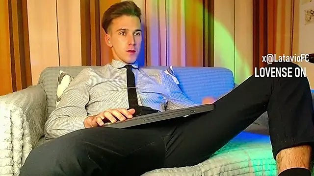 Midnighter  online show from 11-20-25, 05:01