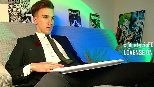 Midnighter  online show from 04-08-26, 05:24