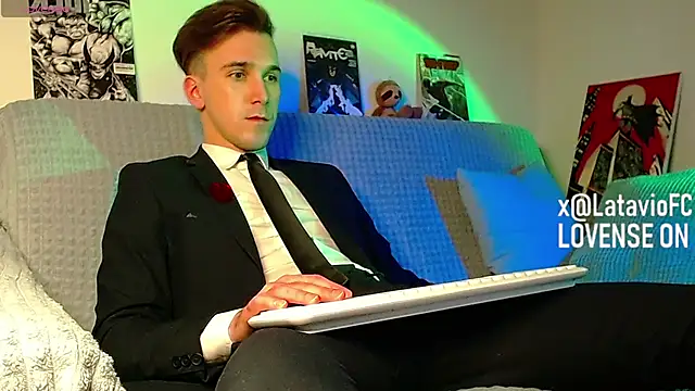 Midnighter  online show from 05-04-26, 08:27