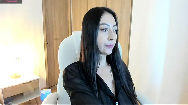 Snapshot of sophie_connors chatting on 04-28-26, 01:16 sophie connors online show from 04-28-26, 01:16