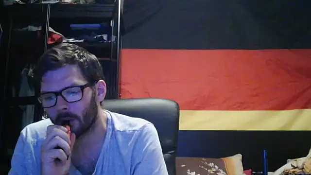 Snapshot of Die-geile-Sau chatting on 06-24-26, 08:08 Die-geile-Sau online show from 06-24-26, 08:08