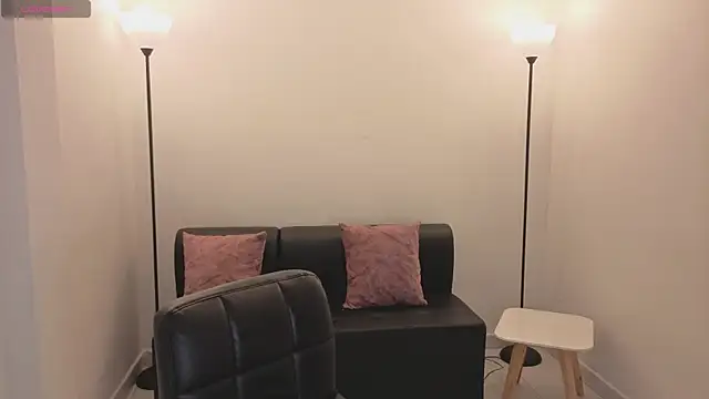 Snapshot of camiilaa1 chatting on 04-16-26, 02:01 camiilaa1 online show from 04-16-26, 02:01