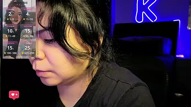 kimmiakiss22 online show from 06-01-26, 03:19