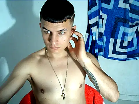 Snapshot of SHAT_SEX chatting on 10-23-25, 05:23 SHAT SEX online show from 10-23-25, 05:23