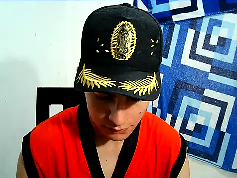 Snapshot of SHAT_SEX chatting on 11-26-25, 03:35 SHAT SEX online show from 11-26-25, 03:35