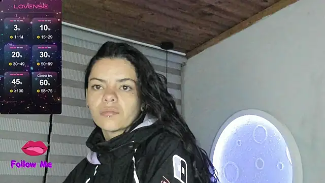 natasha logan  online show from 06-12-26, 04:33