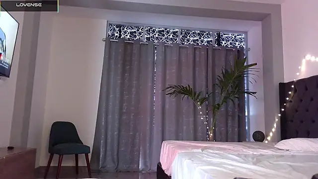 mini kunis online show from 02-21-26, 06:42