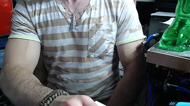 Snapshot of Hugo_Hunterxxx chatting on 12-01-25, 09:53 Hugo Hunterxxx online show from 12-01-25, 09:53