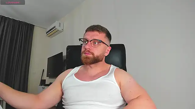 Snapshot of Findom_guy chatting on 03-02-26, 11:06 Findom guy online show from 03-02-26, 11:06