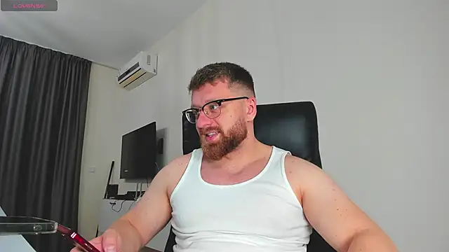 Snapshot of Findom_guy chatting on 03-06-26, 11:50 Findom guy online show from 03-06-26, 11:50