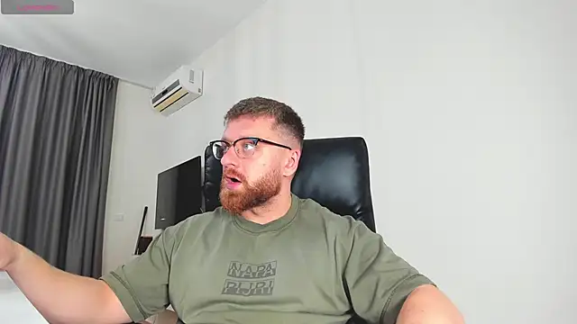 Snapshot of Findom_guy chatting on 03-07-26, 11:18 Findom guy online show from 03-07-26, 11:18