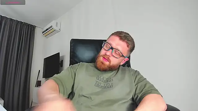 Snapshot of Findom_guy chatting on 03-12-26, 06:14 Findom guy online show from 03-12-26, 06:14