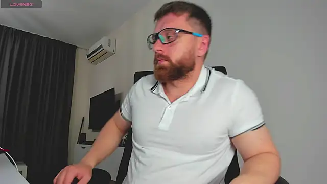Snapshot of Findom_guy chatting on 03-14-26, 10:10 Findom guy online show from 03-14-26, 10:10