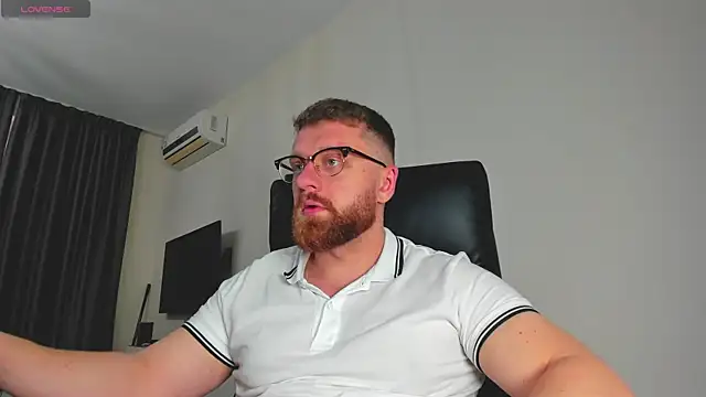 Snapshot of Findom_guy chatting on 03-18-26, 11:02 Findom guy online show from 03-18-26, 11:02