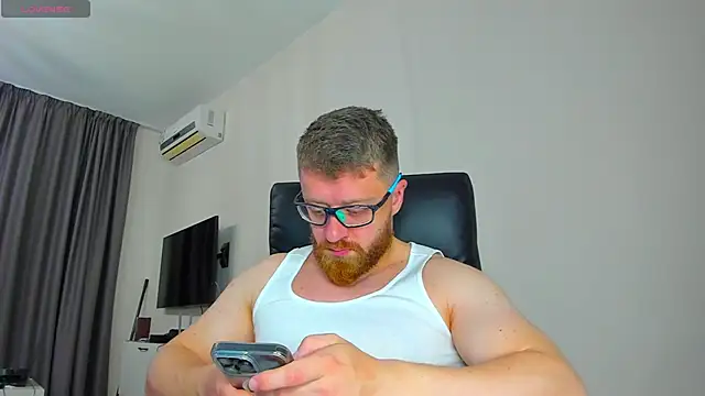 Snapshot of Findom_guy chatting on 03-21-26, 11:15 Findom guy online show from 03-21-26, 11:15